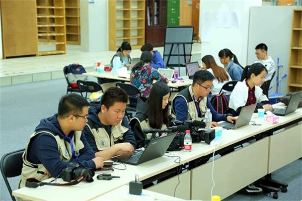 配资网上炒股平台:高杠杆下的财富游戏,风险与机遇并存